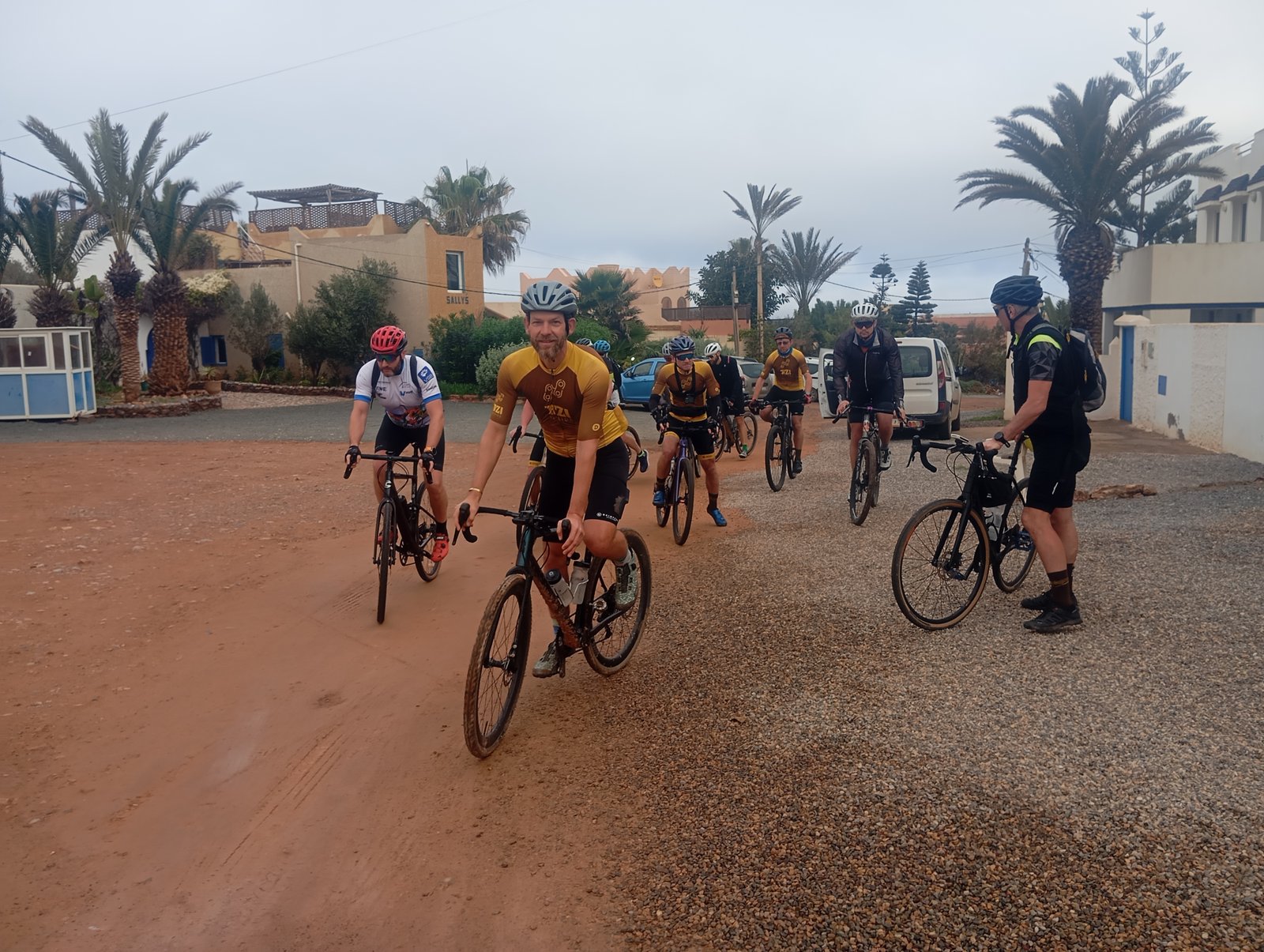 Activités individuelles surf, randonnée,balade à dos d'ânes et quad